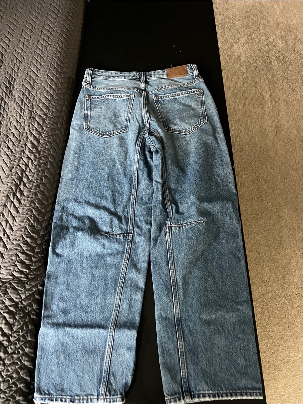 Madewell Vintage Wash Darted Barrel Leg Relaxed Women’s Jeans - Light Blue - Picture 3 of 4